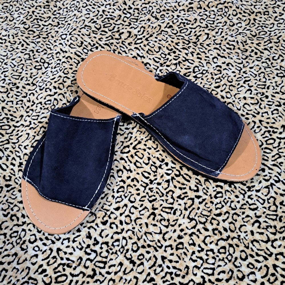 💖BUY 1 GET 1 FREE💖FAUX SUEDE SLIP ON SANDALS 5.5
